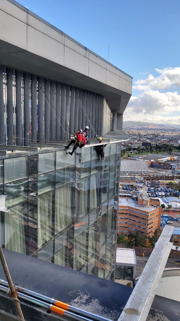 0b25c1bd-42ef-4614-81c3-4f91e8f3d055